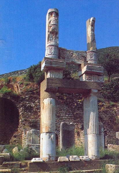 049-Храм Домициана